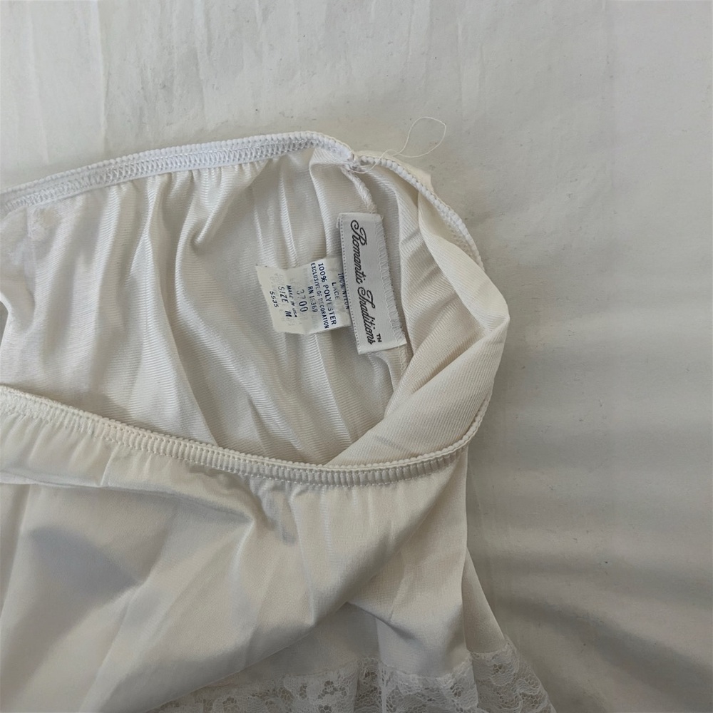 Vintage sheer white/cream lace tiered skirt - Picture 4 of 4